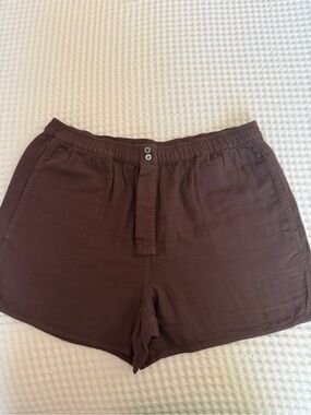Rowan Women’s size Large shorts. New, never worn.